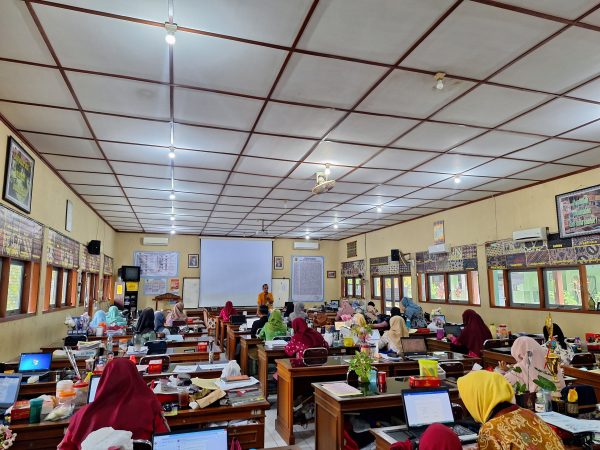 WORKSHOP ADAPTASI KURIKULUM DI SMP NEGERI 15 YOGYAKARTA BAGI ANAK BERKEBUTUHAN KHUSUS