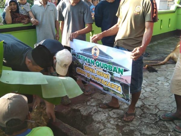 Mengukir Makna Kurban, Menumbuhkan Kreativitas Islami di SMPN 15 Yogyakarta